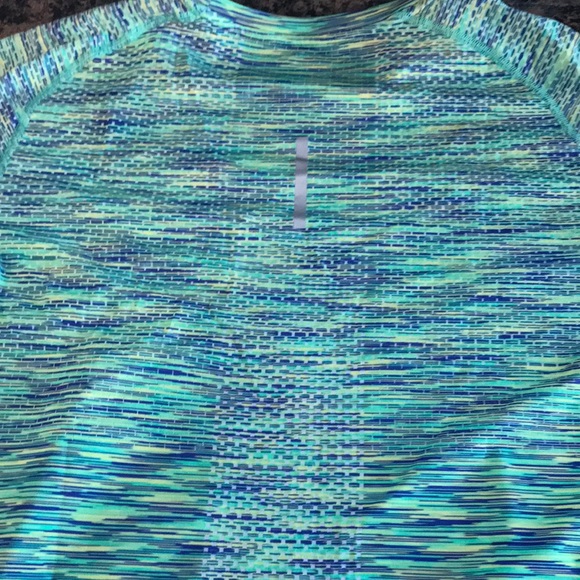 Dri-fit Nike item - Picture 3 of 4